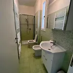 Signora Ruth - Aprilia