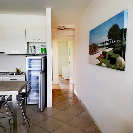 Signora Ruth - Aprilia *