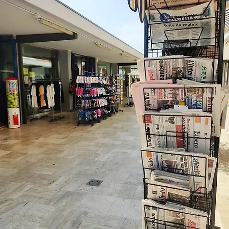 Signora Ruth - Aprilia *