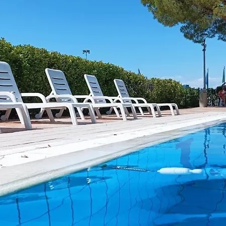 Signora Ruth - Aprilia 公寓