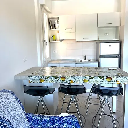 Signora Ruth - Aprilia 阿普里利亚马利蒂马