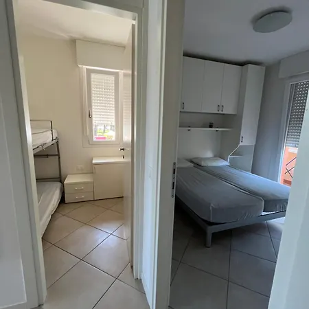 公寓 Signora Ruth - Aprilia 阿普里利亚马利蒂马