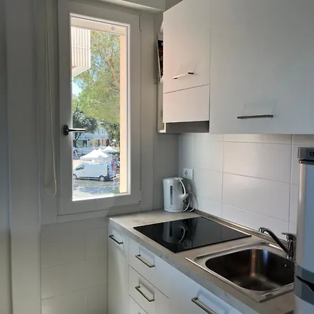 Signora Ruth - Aprilia *