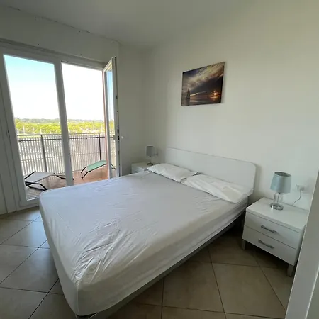 Signora Ruth - Aprilia 公寓