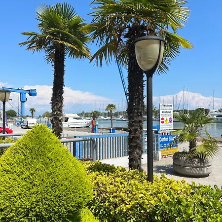 Signora Ruth - Aprilia 阿普里利亚马利蒂马