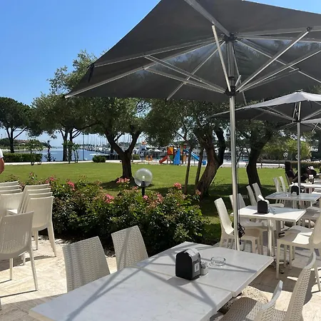 Signora Ruth - Aprilia 阿普里利亚马利蒂马