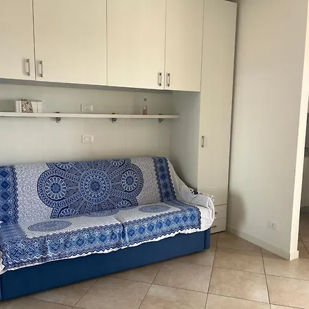 Signora Ruth - Aprilia 公寓 *